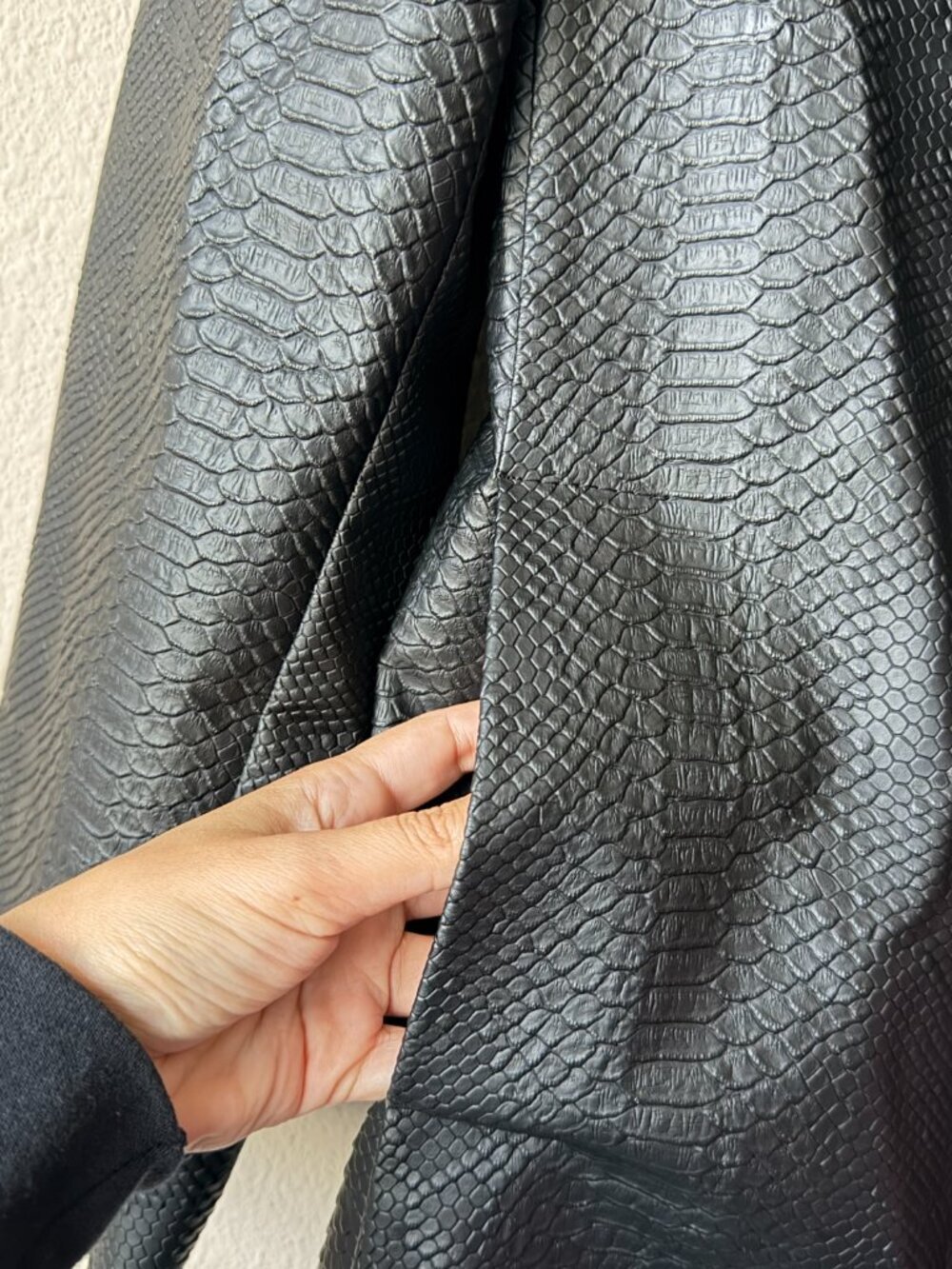 XD Xenia Design Vast Trench in Black Croc Embossed Size 6 - Picture 8 of 8